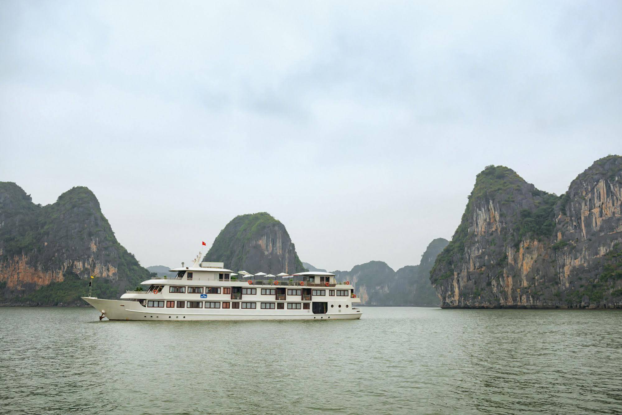 La Vela Premium Cruise - Managed By Paradise Cruises Ha Long Exterior foto